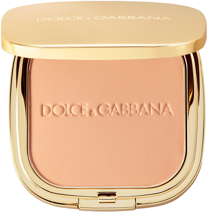 Пудра дольче габбана. Dolce&Gabbana компактная пудра. Dolce & Gabbana the Illuminator Powder. Dolce Gabbana Matte Powder Foundation.